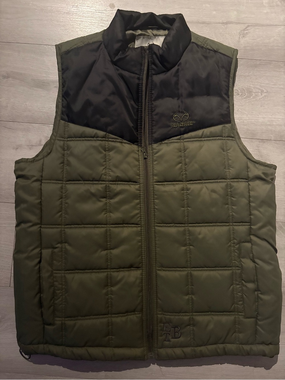 Realtree Olive & Black Insulated Vest with Logo Patch